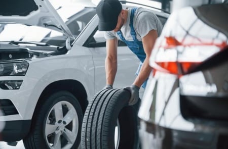 Garage de pneus polyvalent : services complets et personnalis&eacute;s